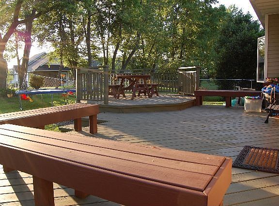 Large walk-out deck on main level