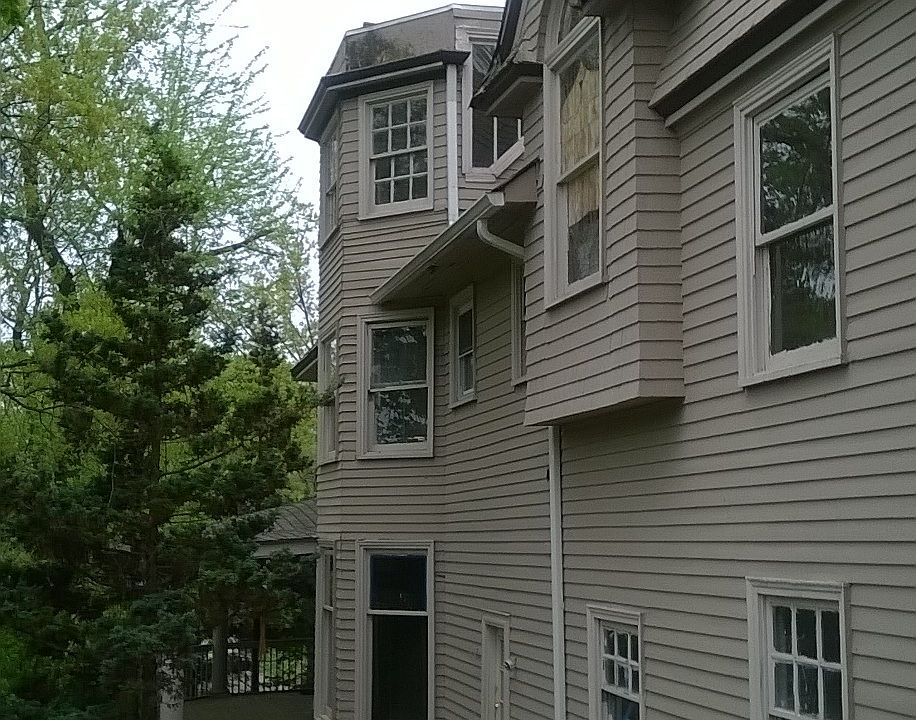 2nd image of 132 Pennington Ave