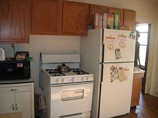 2nd image of 1309 E Hennepin Ave #4
