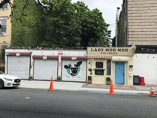 Rented by Compass | media 24