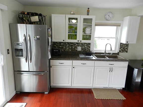 5th image of 37785 Elm Ln