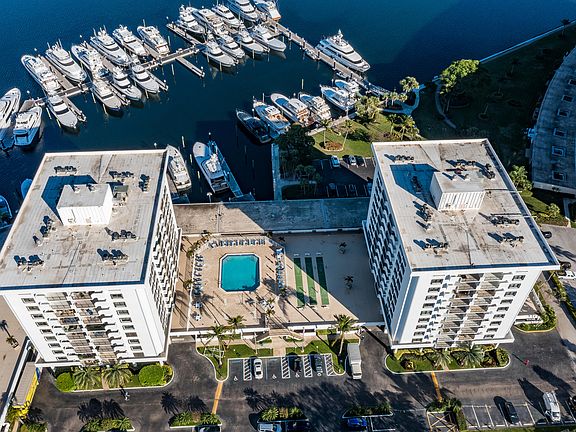 2nd image of 1200 Marine Way #D3