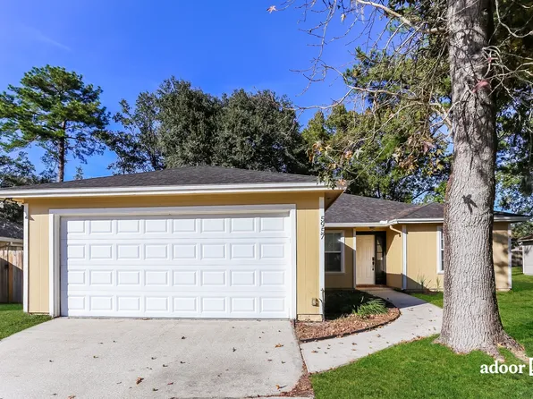 5957 Copper Creek Dr, Jacksonville, FL 32218
