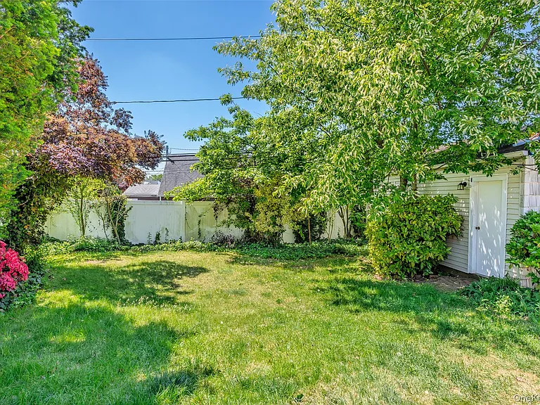 68 Crescent Ln — Photo 37