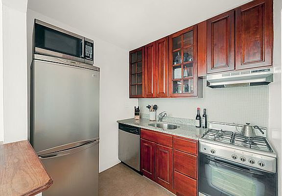 2nd image of 339 W 20th St APT 3F