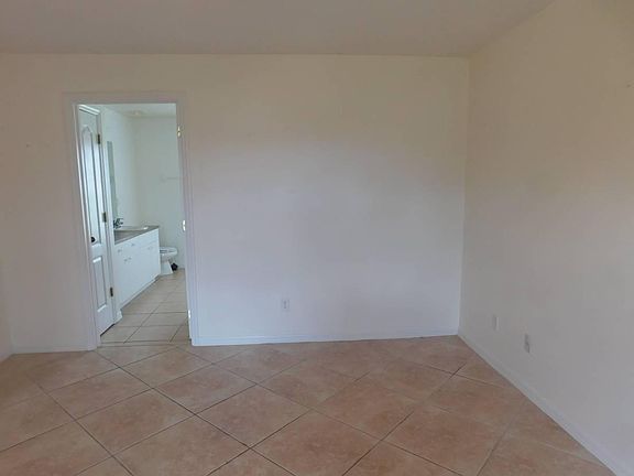 3rd image of 2030 NW 5th Ave