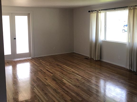 4th image of 2821 N Pauley Loop