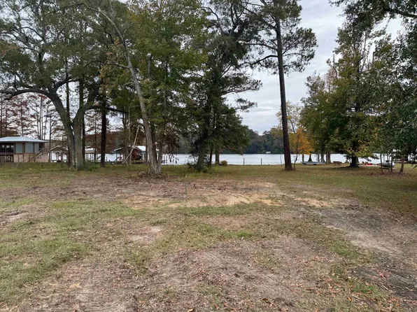 Eleanor Ln, Andalusia, AL 36421