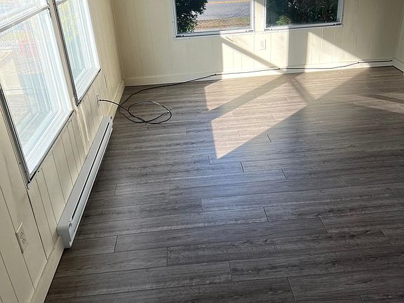 2nd image of 109 S Peru St #109