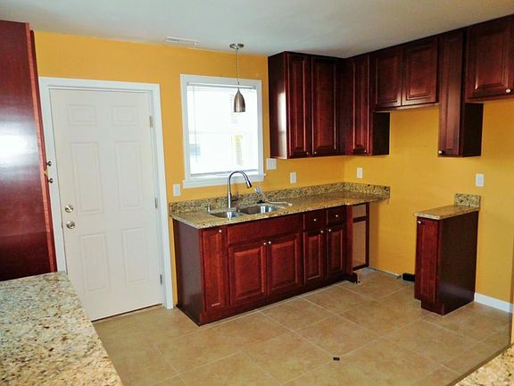 3rd image of 715 Craigie Ave