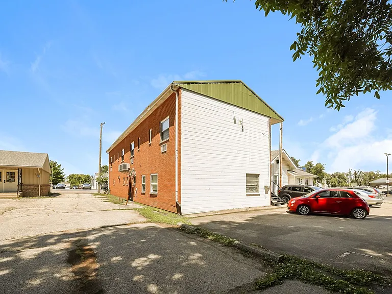 226 N Broad St — Photo 3