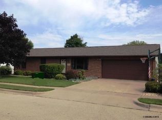 4923 Northrange Ct, Dubuque, IA 52002