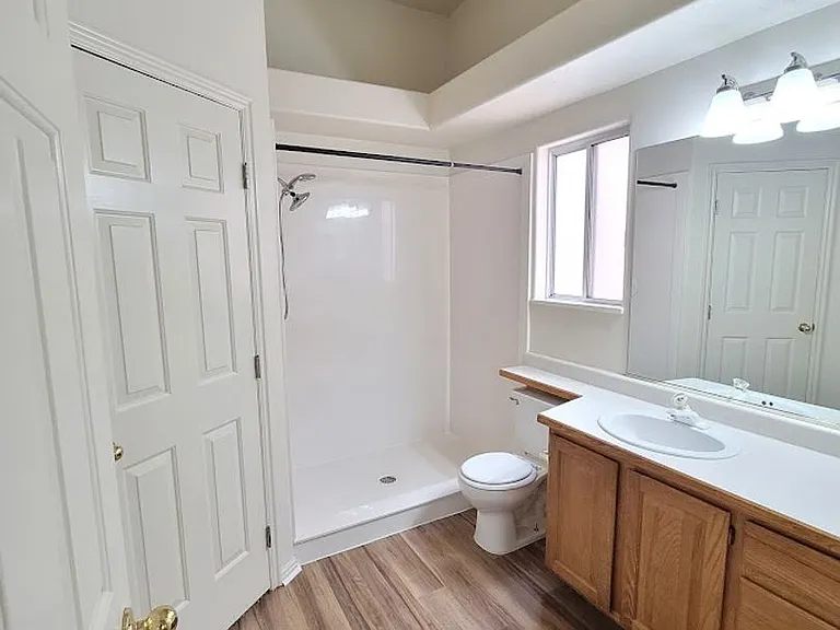 787 N Warm Springs Dr — Photo 17