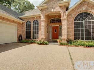 3307 Summergrove Dr, Arlington, TX 76001