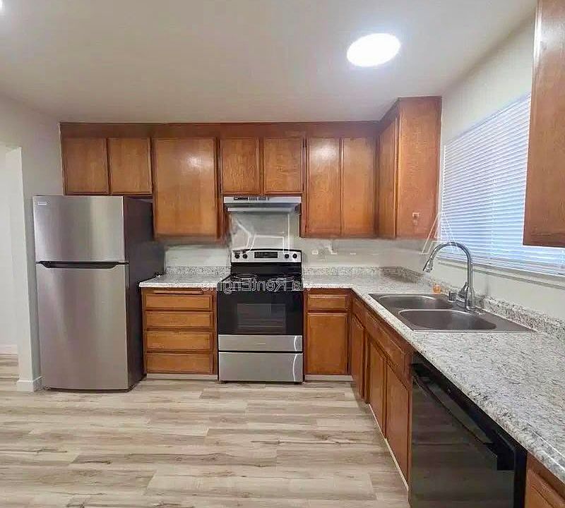 1st image of 1140 Melton Dr