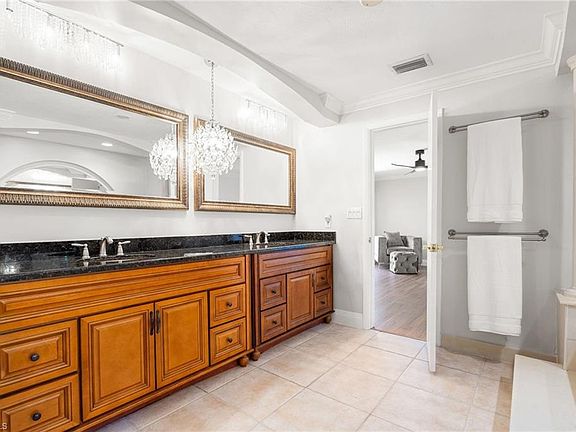5th image of 503 Neapolitan WAY