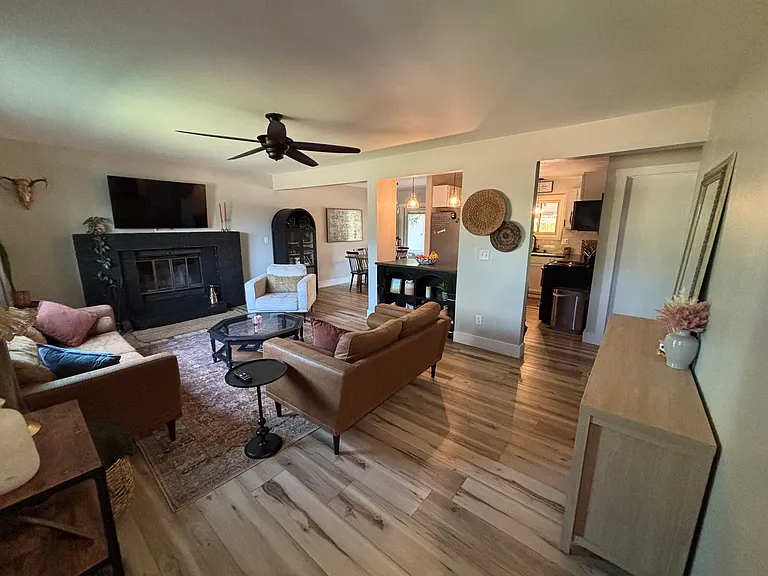 127 Ranae Dr — Photo 2