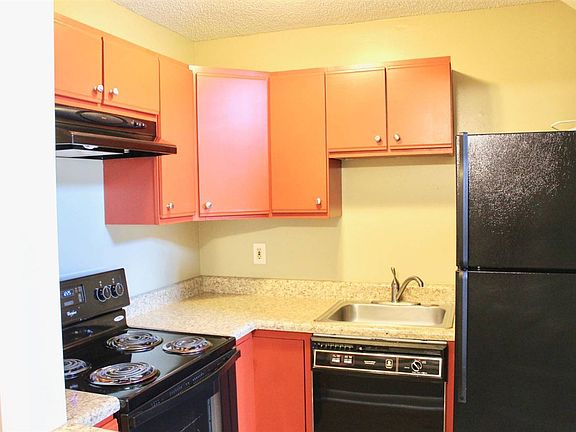 5th image of 1341 Bradley Dr