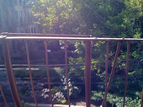 290 Clinton Street image 5 of 5