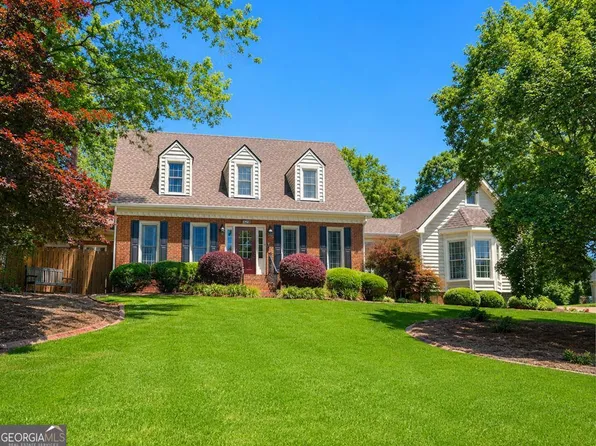 423 N Lakeshore Dr, Carrollton, GA 30117