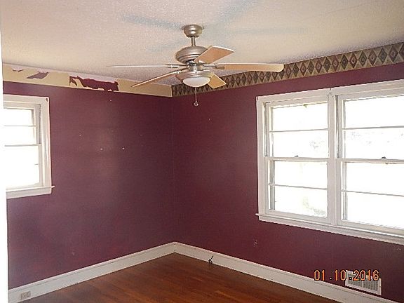 3rd image of 315 Weblin St
