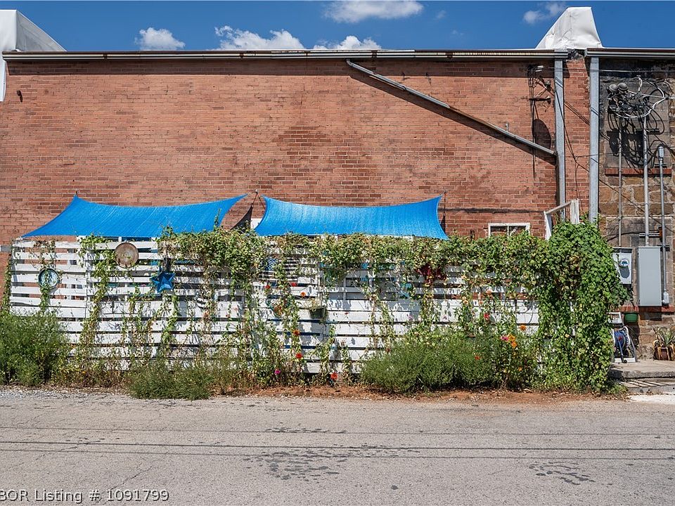 1st image of 116 E Main St