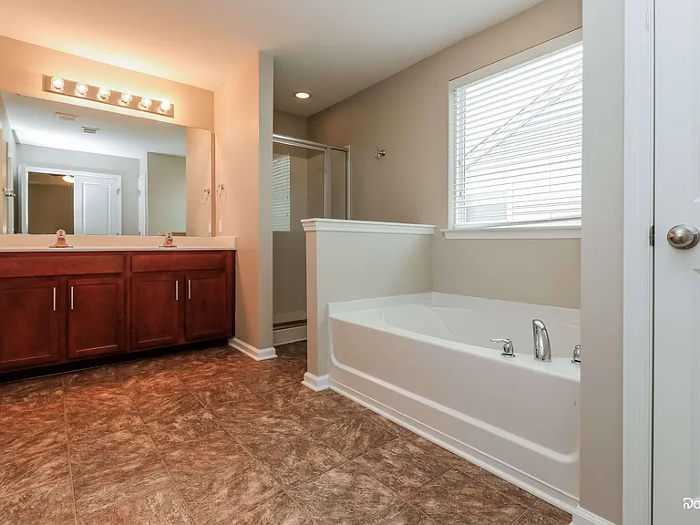 198 Weeping Cypress Dr — Photo 11