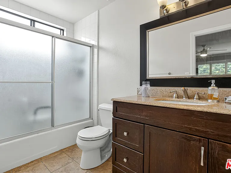 1110 S Shenandoah St #8 — Photo 12