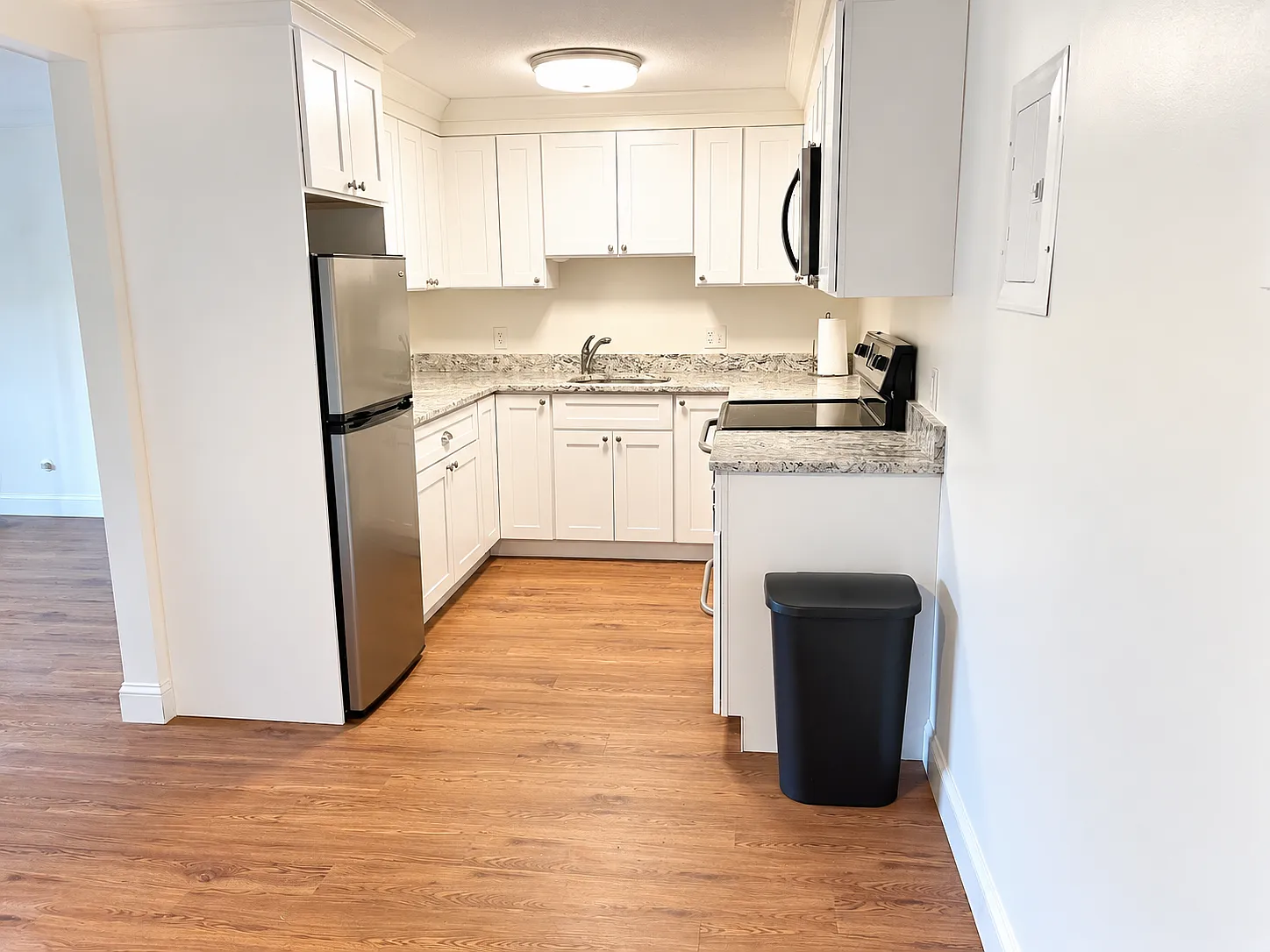 1 bed, 696 sqft, $2,000 — Photo 2