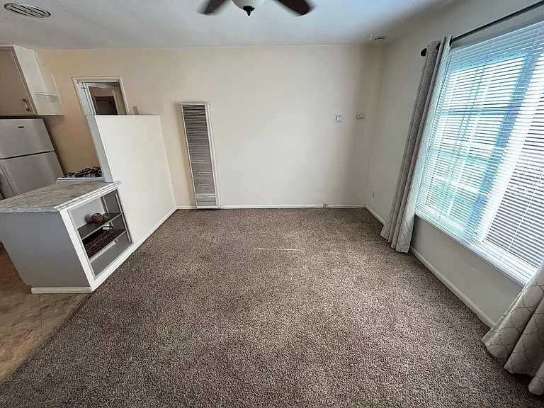 4527 Avon St — Photo 4