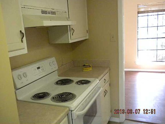 4th image of 2333 Oxford Pl