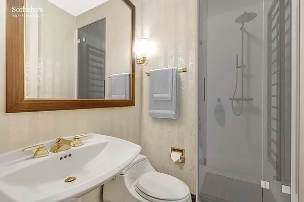 Sold by Sotheby's International Realty | media 8