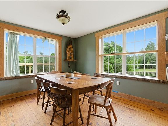 3rd image of 139 Lloyd Road