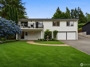325 105th Ave SE, Bellevue, WA 98004