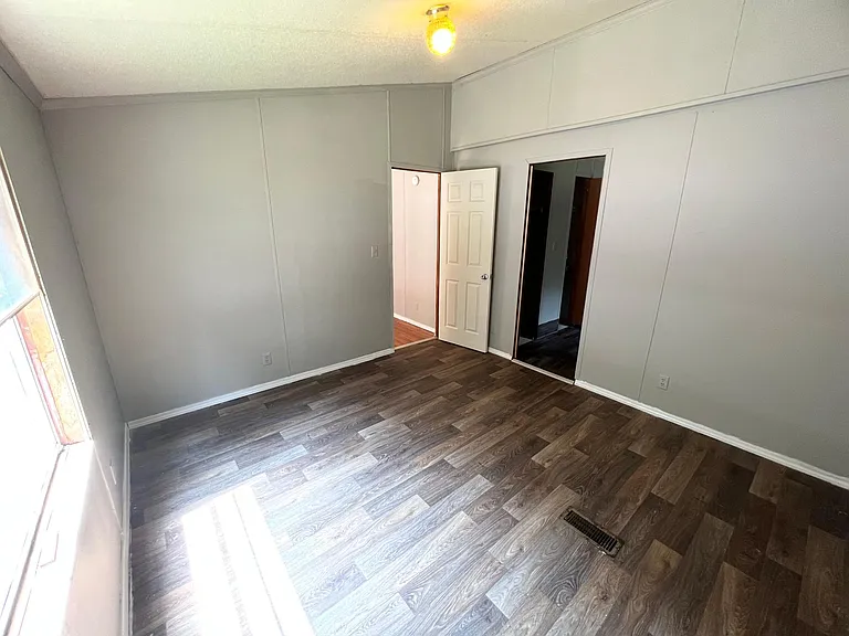 201 Ivycrest St — Photo 11