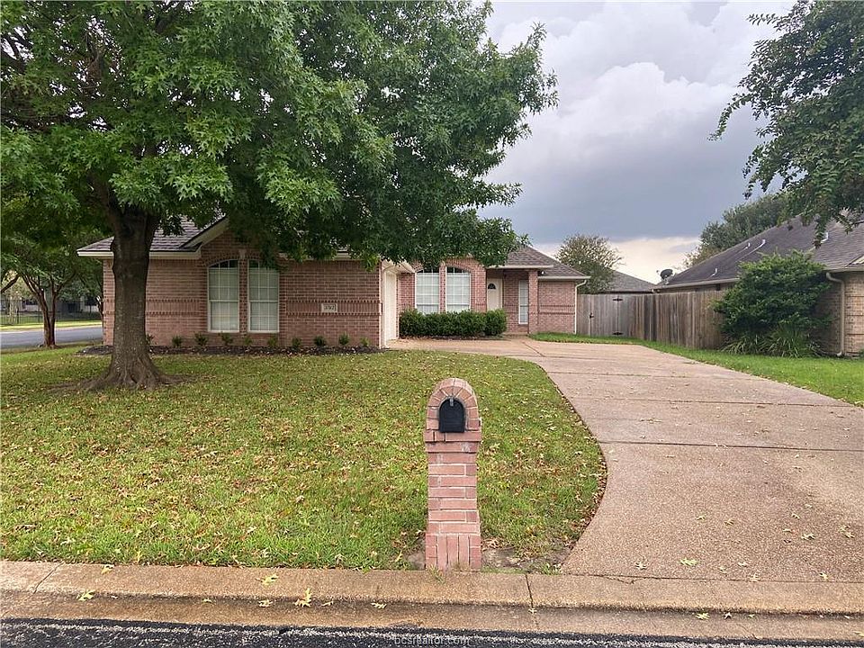1st image of 3742 Chantal Cir
