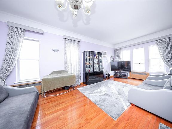 4th image of 2274 E 22nd St