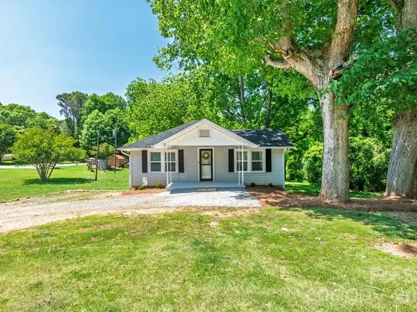 3407 Ratchford Dr, Gastonia, NC 28056