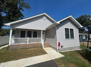 53 E 5th St, Howell, NJ 07731