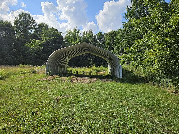 4th image of 3817 N State Highway 501