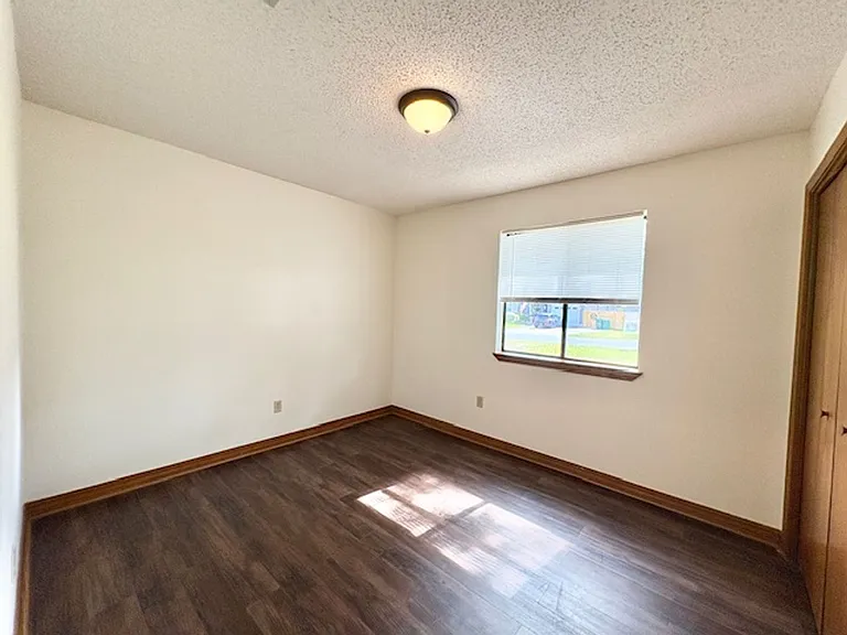 912 Nutmeg Ave — Photo 11