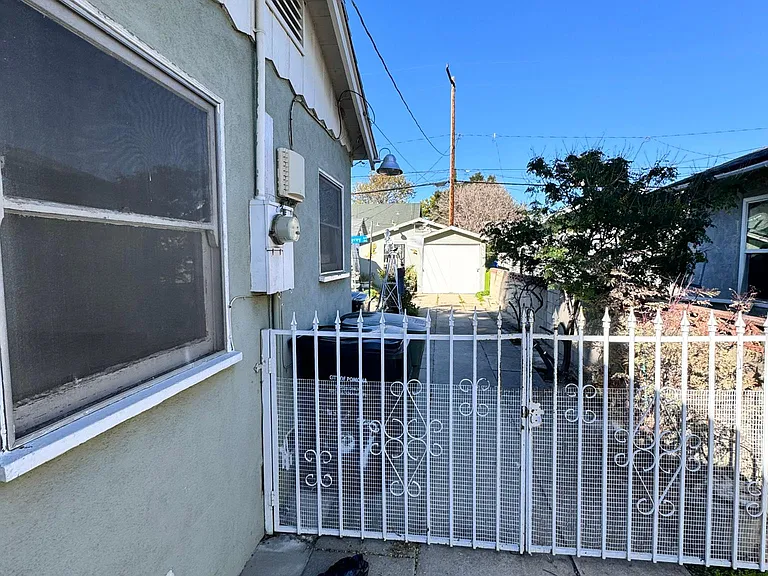 769 E Monterey Ave — Photo 14