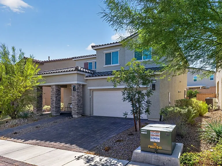 1074 Page Park Ln — Photo 3