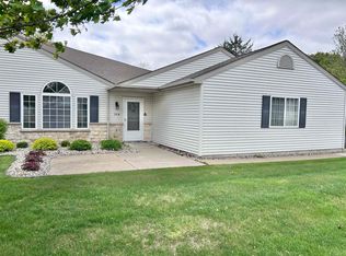 104 Lakewood Dr, Adrian, MI 49221
