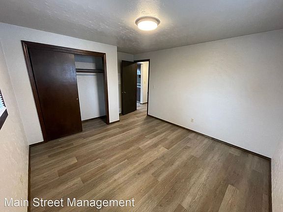 4th image of 1635 Deckner Ave #2