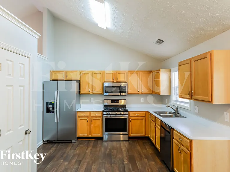 1175 Grace Dr — Photo 5