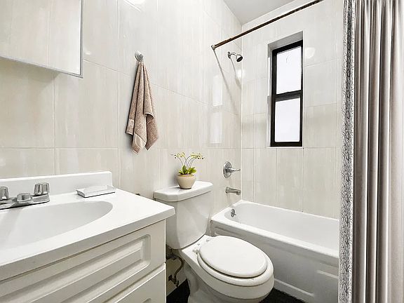 3rd image of 235 W 109th St APT 2A