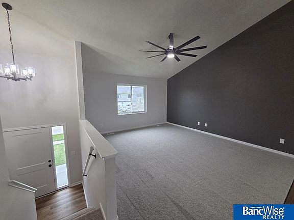 4th image of 501 Railroad St