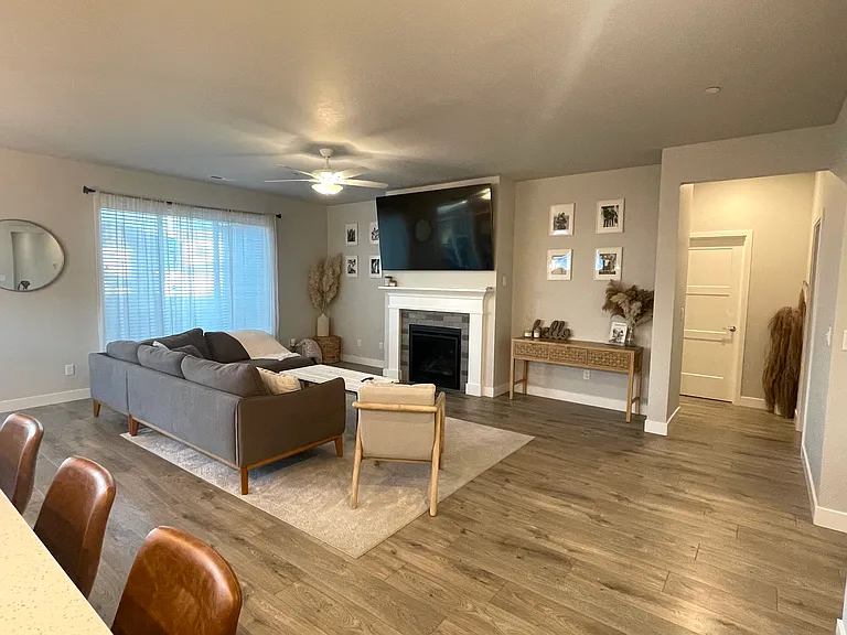 4658 Village View St — Photo 6