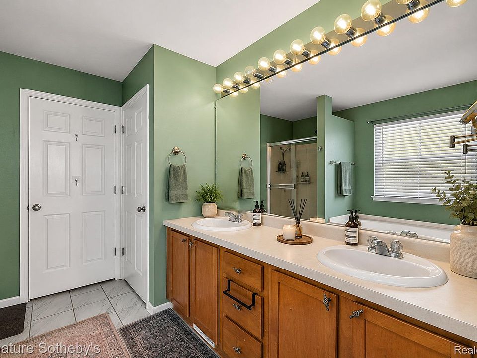997 River Rock Dr, photo 16